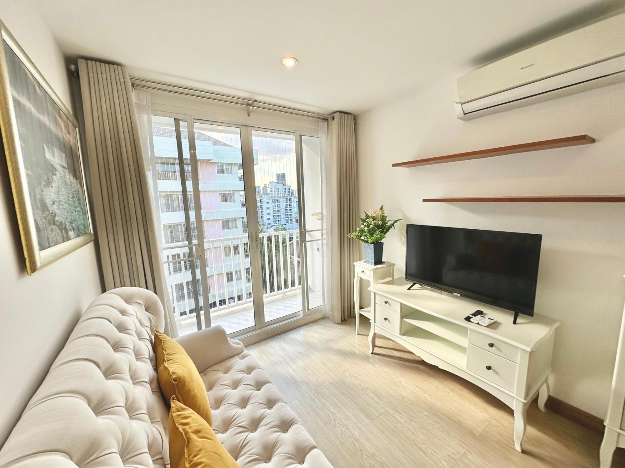 Town Sukhumvit 71 Apartment Bangkok Exterior photo